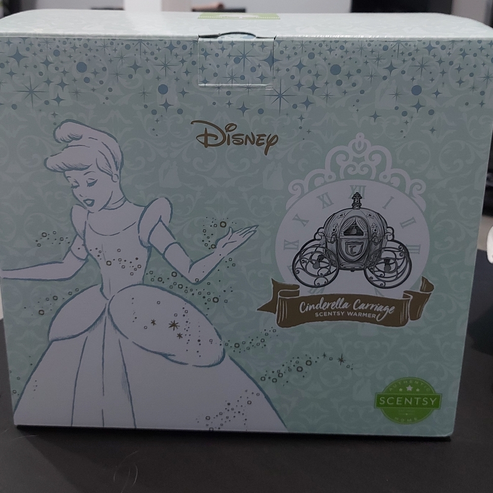 BNIB Cinderella Scentsy Warmer